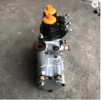 SINOTRUK howo a7 truck  engine parts R61540080101 diesel fuel pump