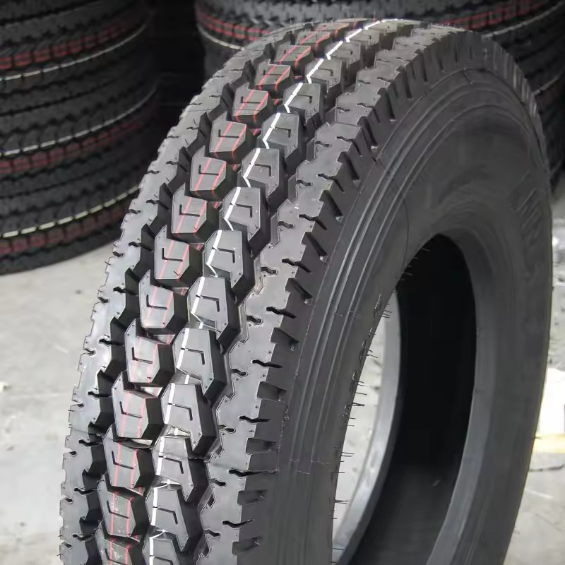 China Radial Truck Tyres 315/80/22.5 13R22.5 295/80/22.5 New Lower Price Tubeless Rubber Material for Trucks