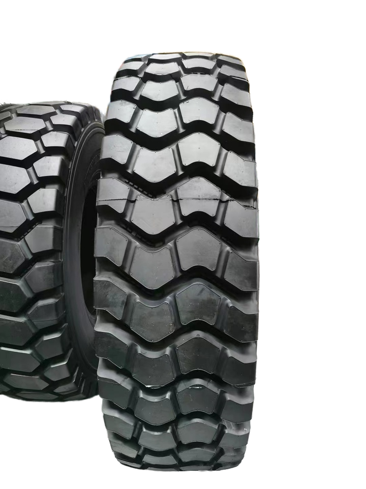 Wholesale truck tires 385 r22.5 215/70r15 265 85r16 commercial tires from Chinese factory