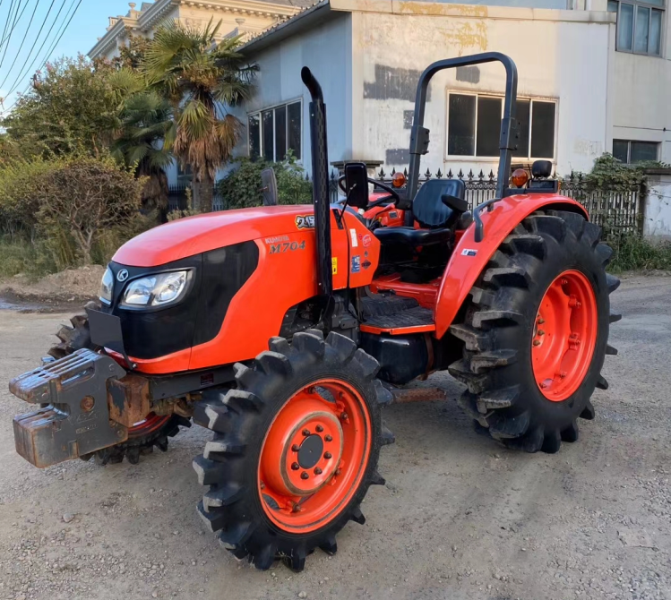 USED KUBOTA TRACTOR M704 MADE IN JAPNA