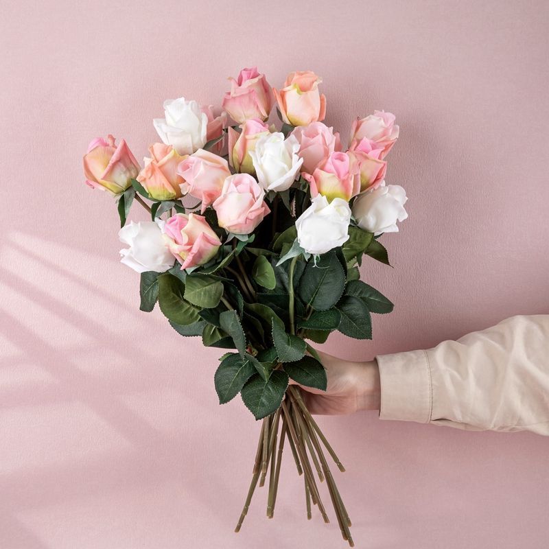 High Quality Real Touch Artificial Flower Moisturizing Rose White Faking Rose Bud Single Stem For Home Weeding Decoration