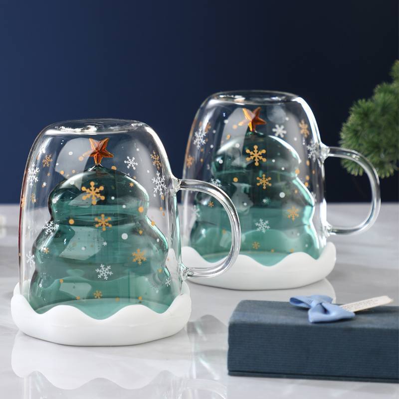 DD2186  Cartoon Xmas Tree Milk Glasses Transparent Gift Drinking Water Mug Clear Double Wall Christmas Glass Cup With Lid