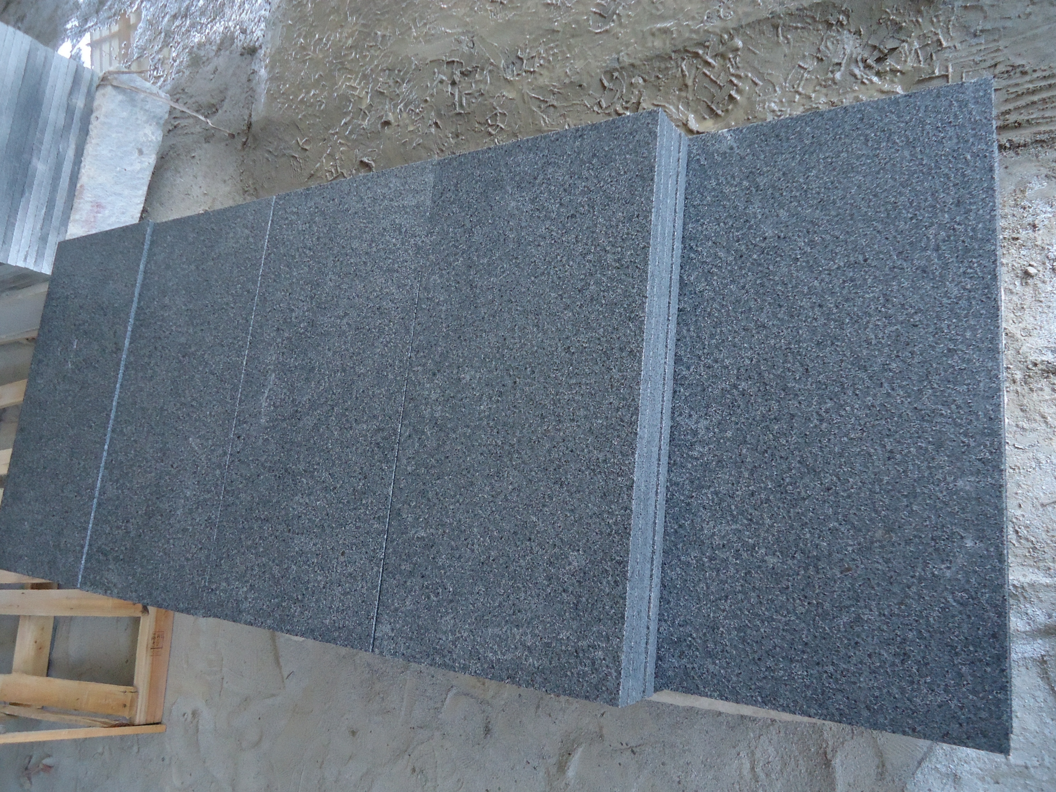 China Most Popular G654 Dark Grey Granite for Flooring Tiles Paving Stone Customized Size