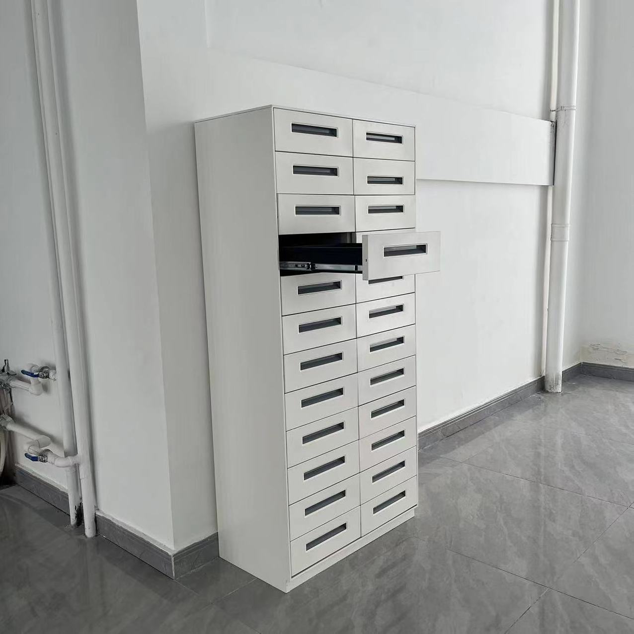 Modern 24-Drawer Metal Steel Office Locker Storage Cabinet for Home Office Supermarket Office Building for School Hospital Use