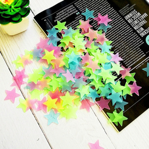 Eco-friendly 100pcs/bag Mix Color 3cm Adhesive Luminous Glow Wall Stickers 3D Glowing Stars