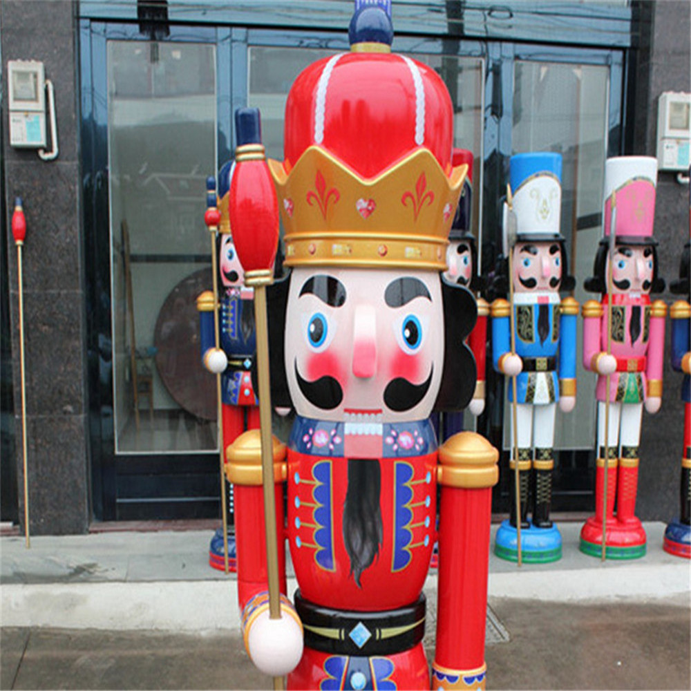 Certificated Hot sell Wholesale custom  large wood industrial 6ft life size outdoor christmas soldier wooden nutcracker