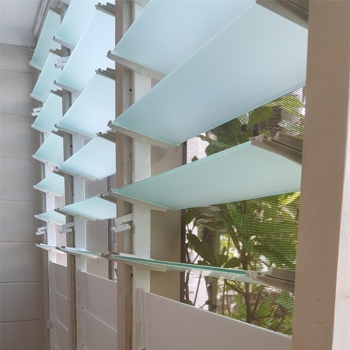 WHOLESALE  louvre window /window shutters tempered glass window shutters