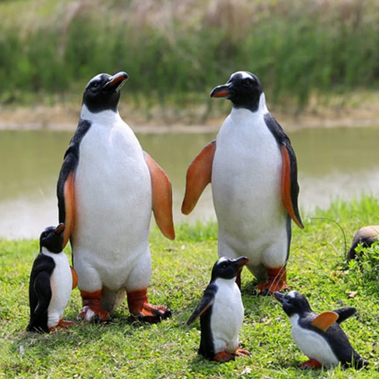 Hot sale garden decor hand carved life size fiberglass penguin statue for sale