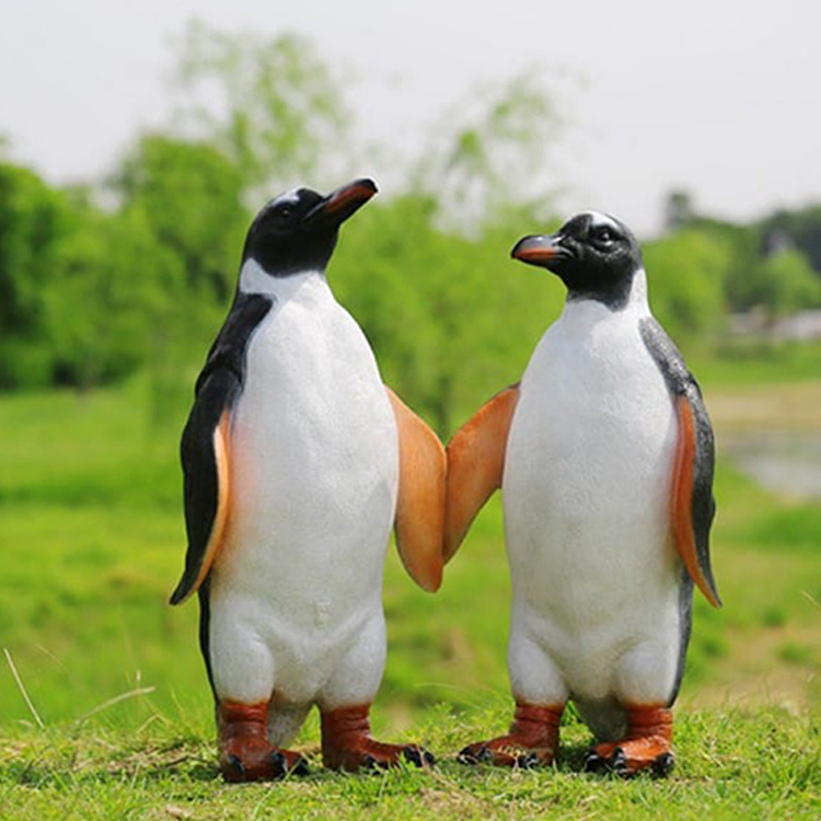 Hot sale garden decor hand carved life size fiberglass penguin statue for sale