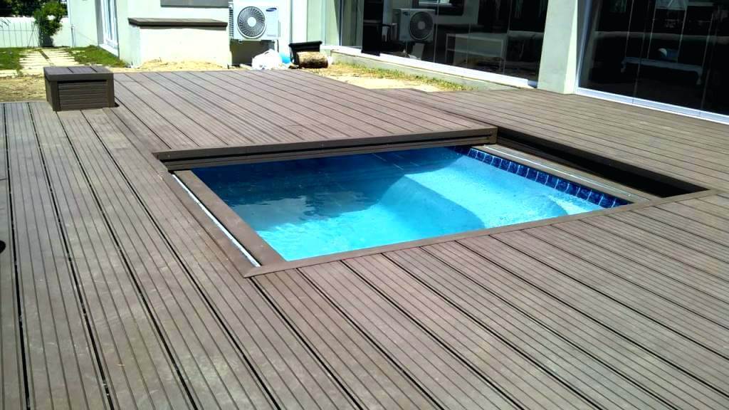 Nice pool with folding type automatic deck pool cover easy Install automatic deck swimming pool cover.