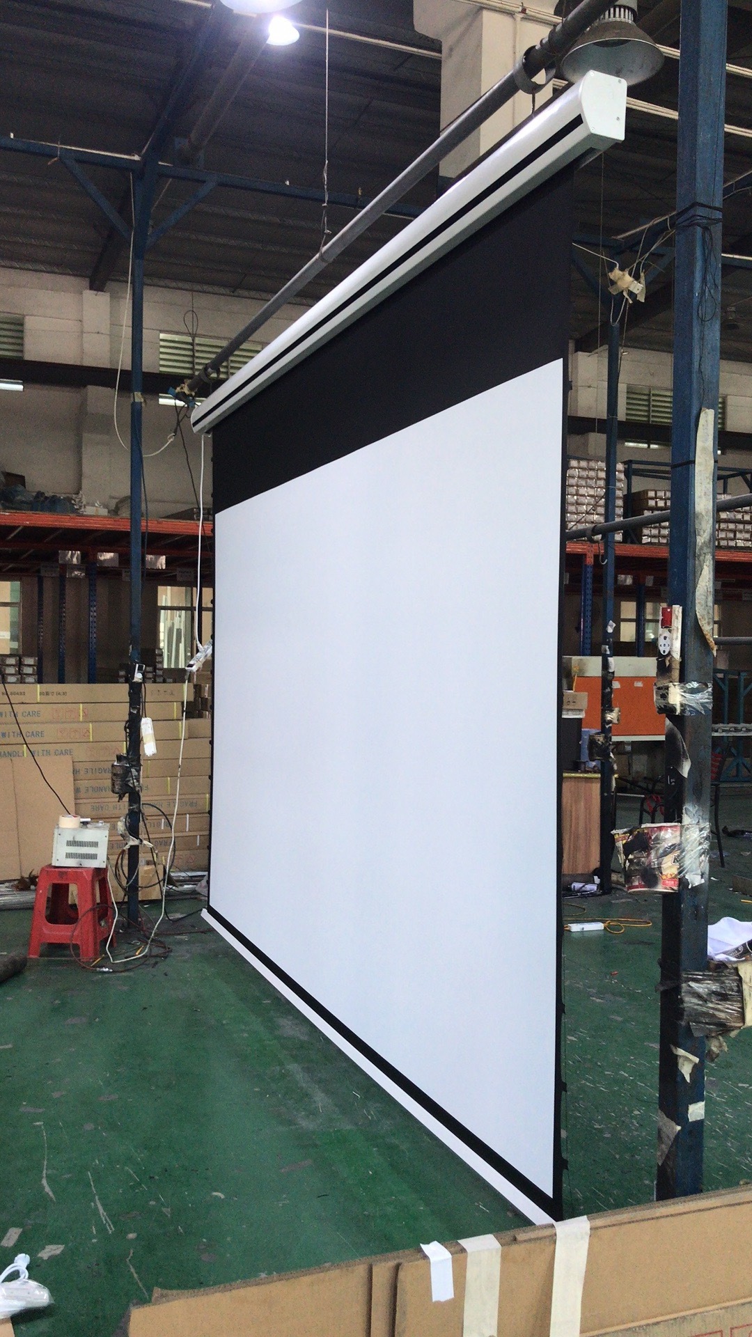 Cheap Home Use 84-150Inch PVC White Fabric Electronic Motorized Tab-tension Projection Screen