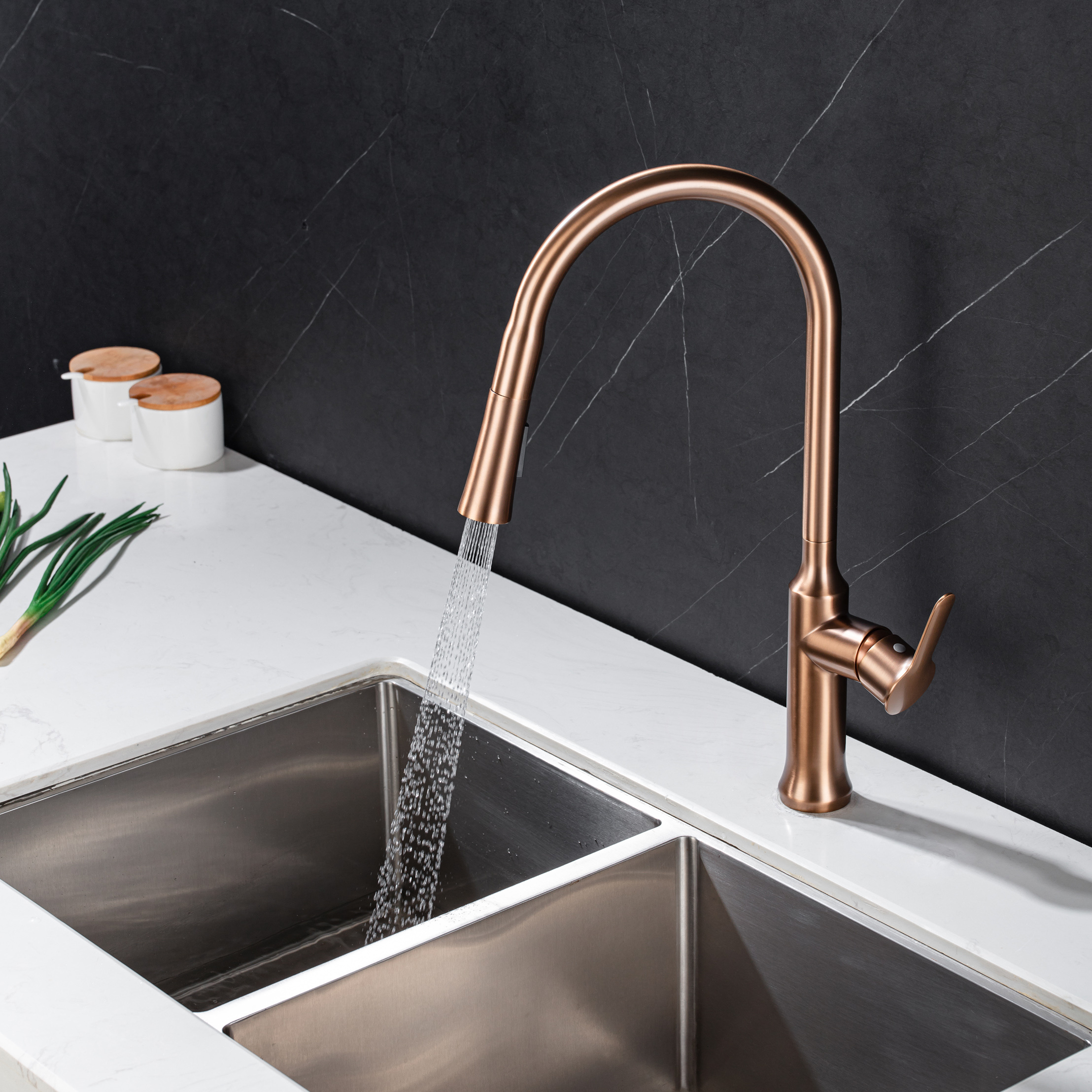 Matt rose gold brush zinc faucet body stainless steel spout pull-out kitchen faucet