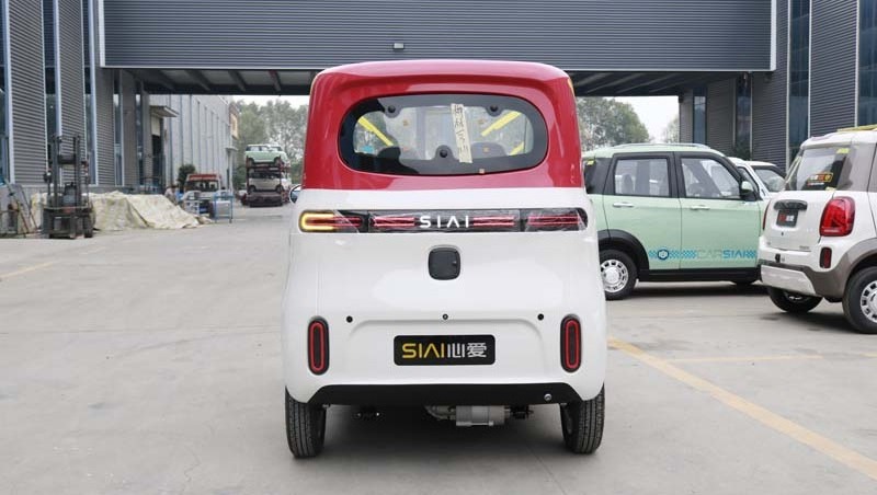 4 Wheel Enclosed Electric Scooter Car / Mini 25 km 1000W Electric Car 60V 2000W 4 Four Wheel Adult Cheap Vehicles