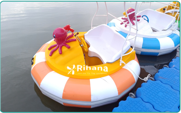 China supply of polyethylene 1-2 person collision boat cartoon air circle adult water amusement equipment collision boat