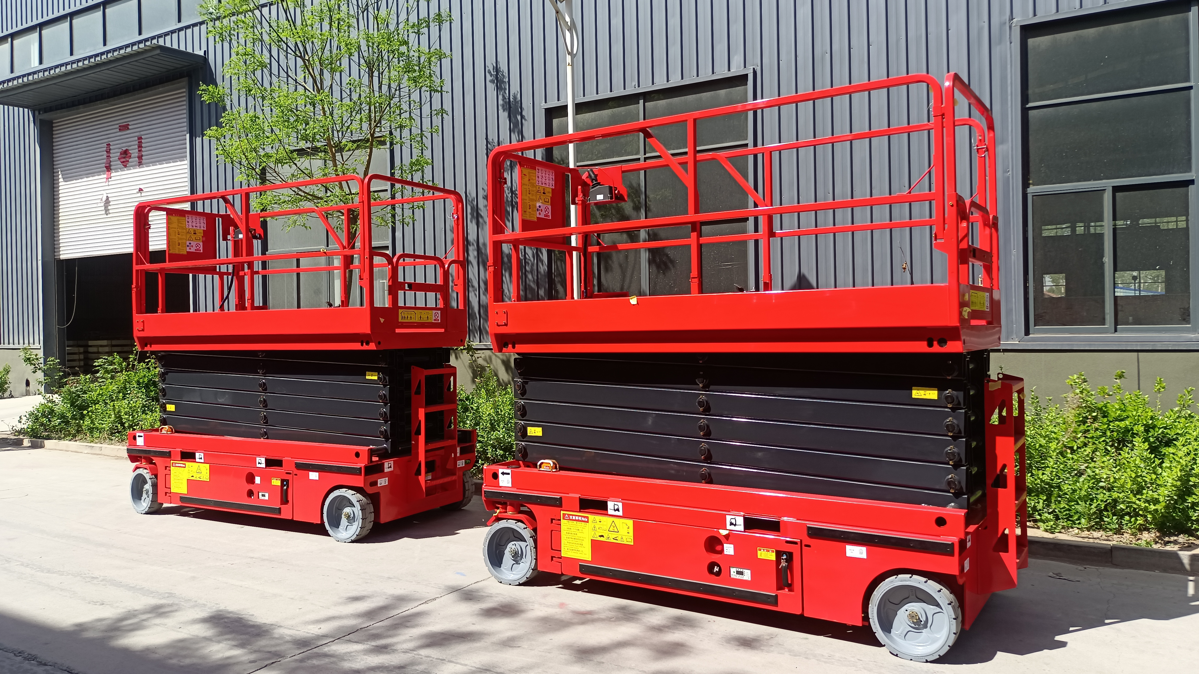 12m Load 320kg Scissor Lift Self-propelled Electric Vertical Platform Hydraulic Electric Mobile Scissor Fork Lift