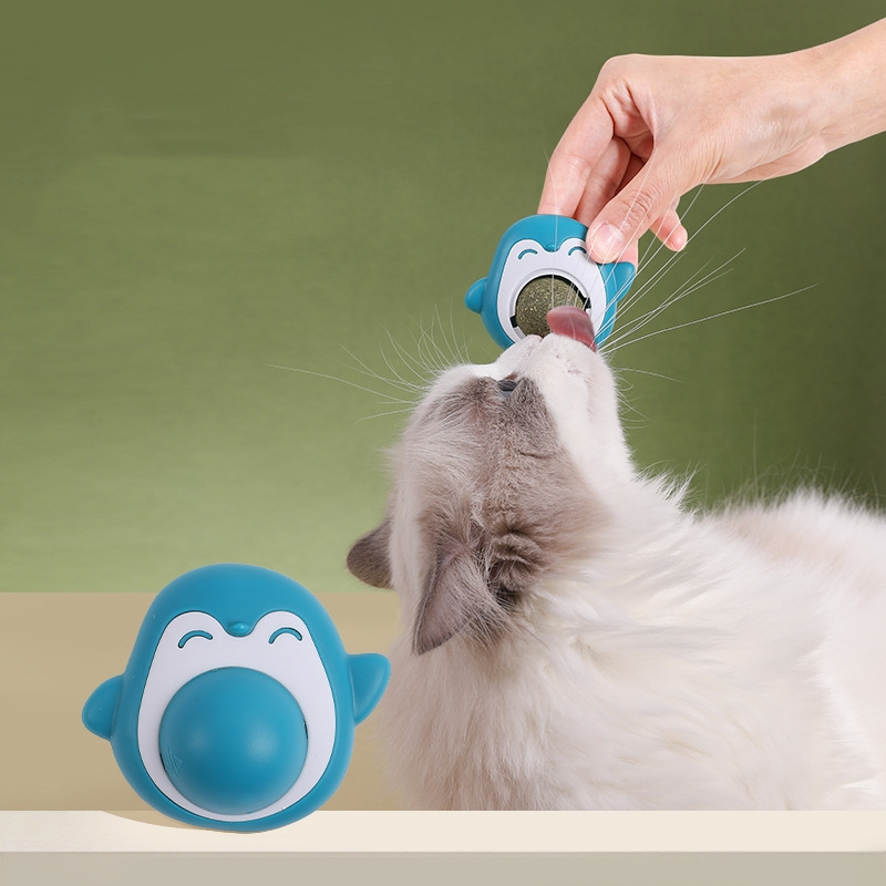 New Design Lovely Penguin Design Safe Interactive Ball Catnip Mint Sucker Wall Ball Cat Toy With Catnip Mint