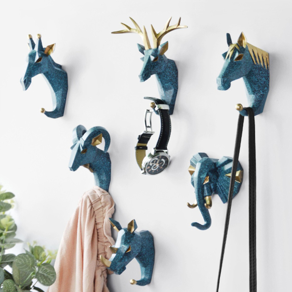 Robe Hooks Resin Gold Beast Head Single Towel Hook Coat Hanger Hooks Bathroom Decor Show Style Hardware