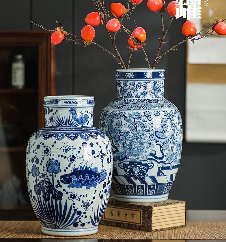 2022 new Designs blue and white ceramic round vase fish painted ginger jar for home decoration