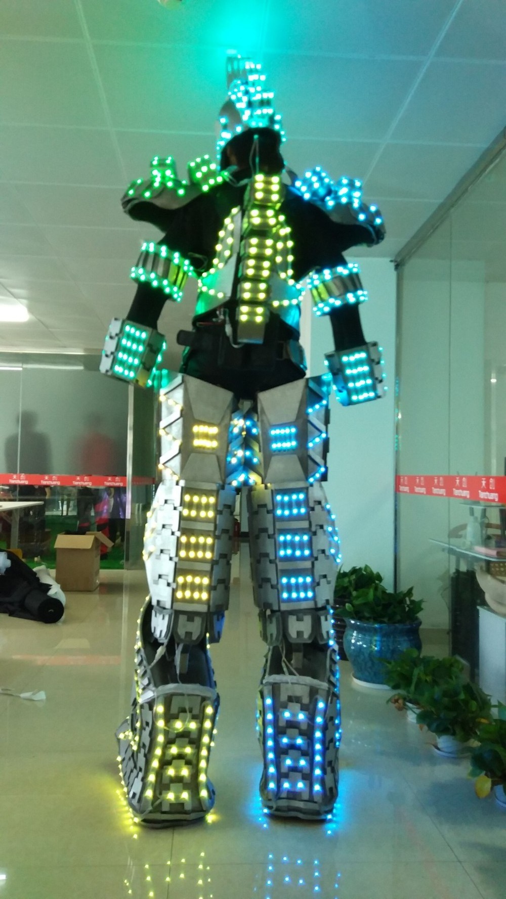 2021 hot sale big size LED cosplay realistic transformer robot costume for business