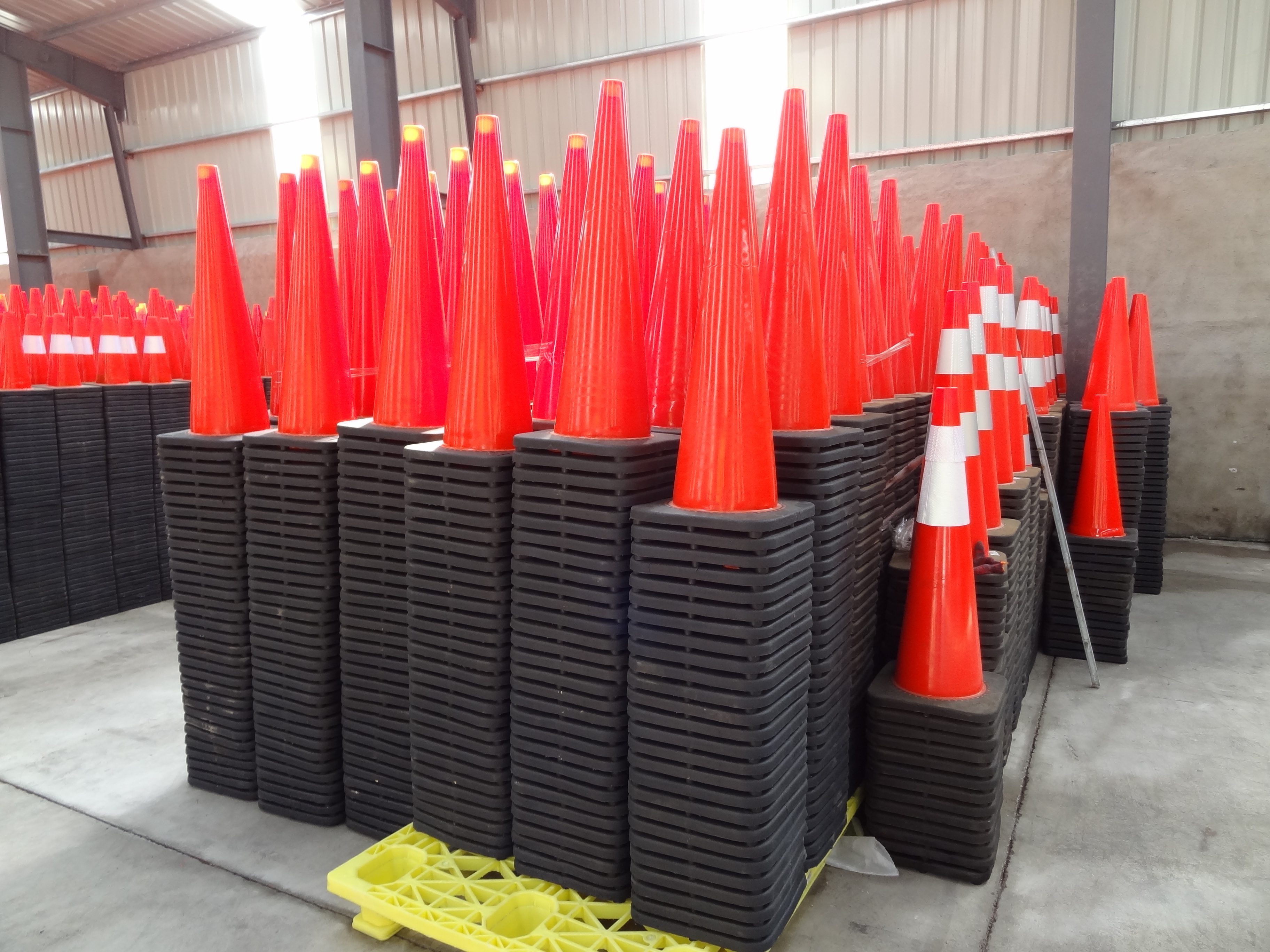 45cm Reflective Traffic Cone Orange Road Safety Cone For Traffic