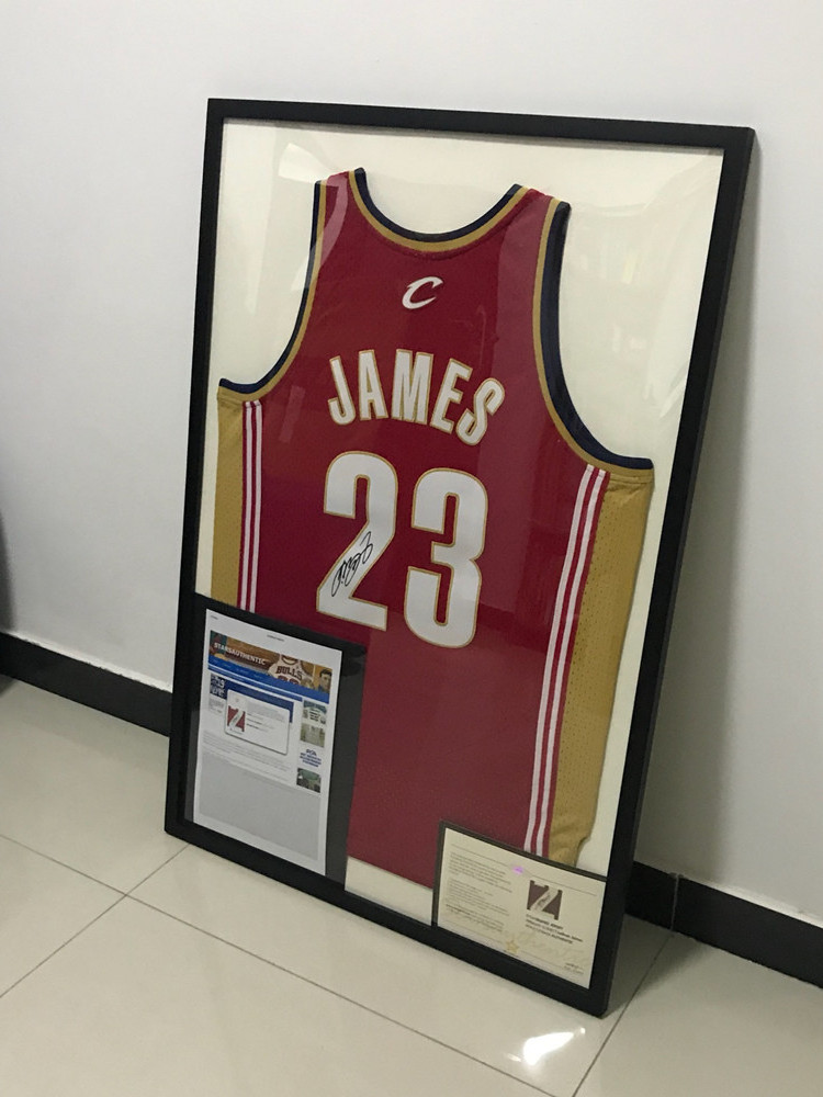 Customized Football Basketball Clothes Collection Wall-Mounted Solid Wood High-End Jersey Display Photo Frame