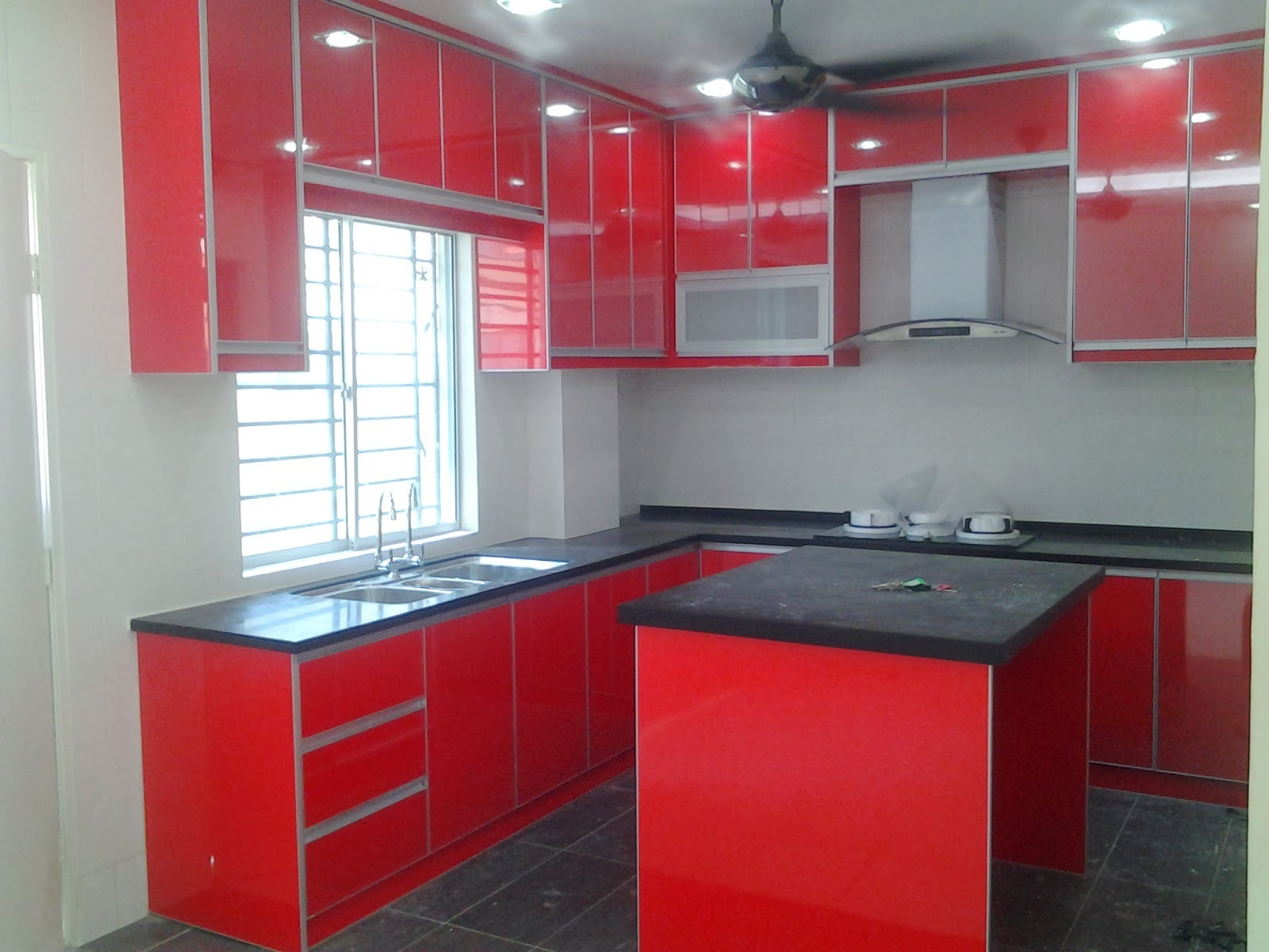 Red color high gloss kitchen cabinet doors/customized kitchen cabinet door designs