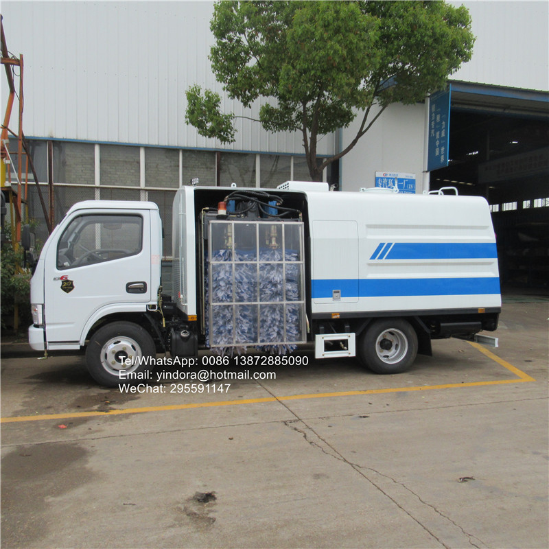 New dongfeng small road washer water mobile fence clean guardrail cleaner truck