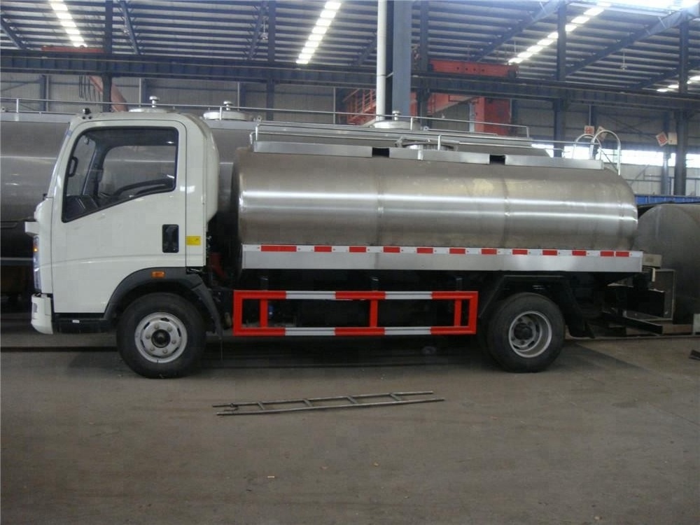 RHD 4x2 diesel 3000 liter 5000 liter 8000 liter  small howo fresh milk delivery tanker truck