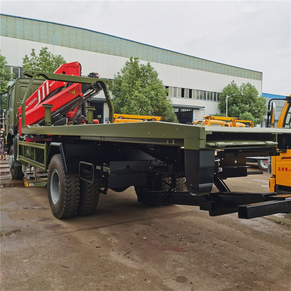 Chinese new sinotruk off road 4wd road recovery truck mounted crane 3.2 ton