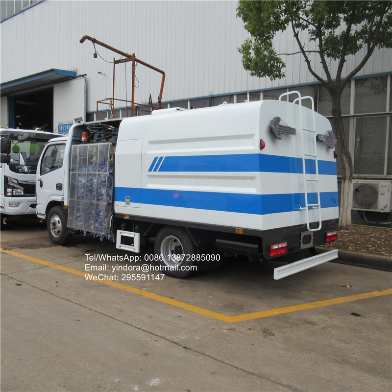 New dongfeng small road washer water mobile fence clean guardrail cleaner truck