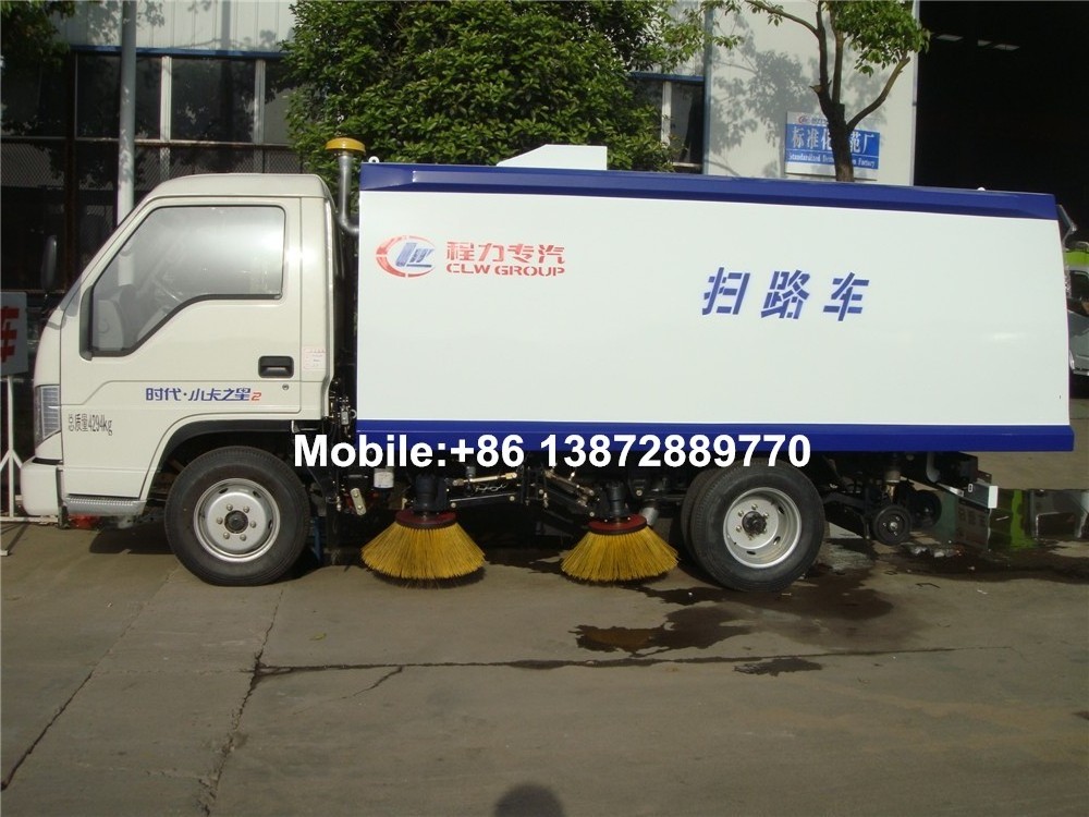 automatic 4 brushes highway road sweeping forland diesel 4x2 small street sweeper truck for sale