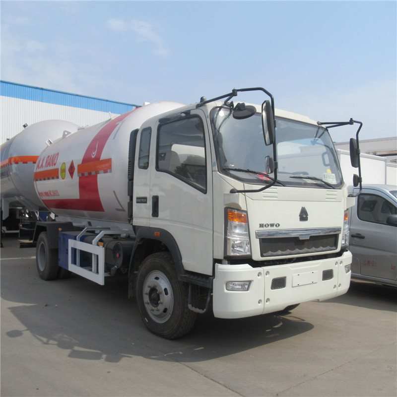 Sinotruk howo 4x2 cooking gas tank digital dispenser lpg bullet ammonia 5 tons bobtail lpg tanker trucks