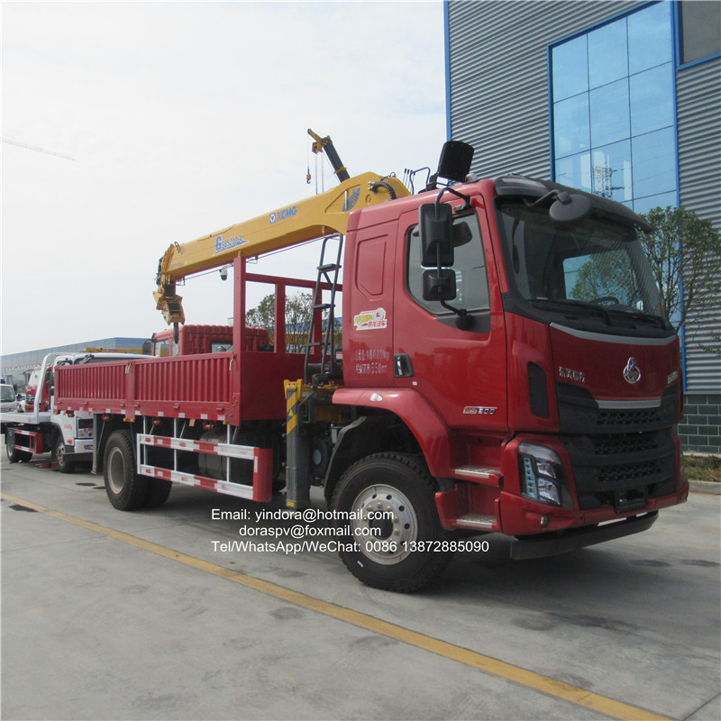 Dongfeng liuqi 4x2 6 wheeler self loading 6tons hydraulic manipulator boom truck mounted crane car 7 ton