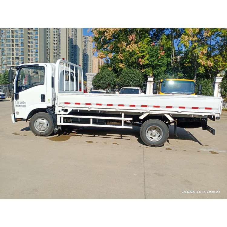 Factory Price Isuzu kv100 cargo lorry trucks with public speakers isuzu cargo truck