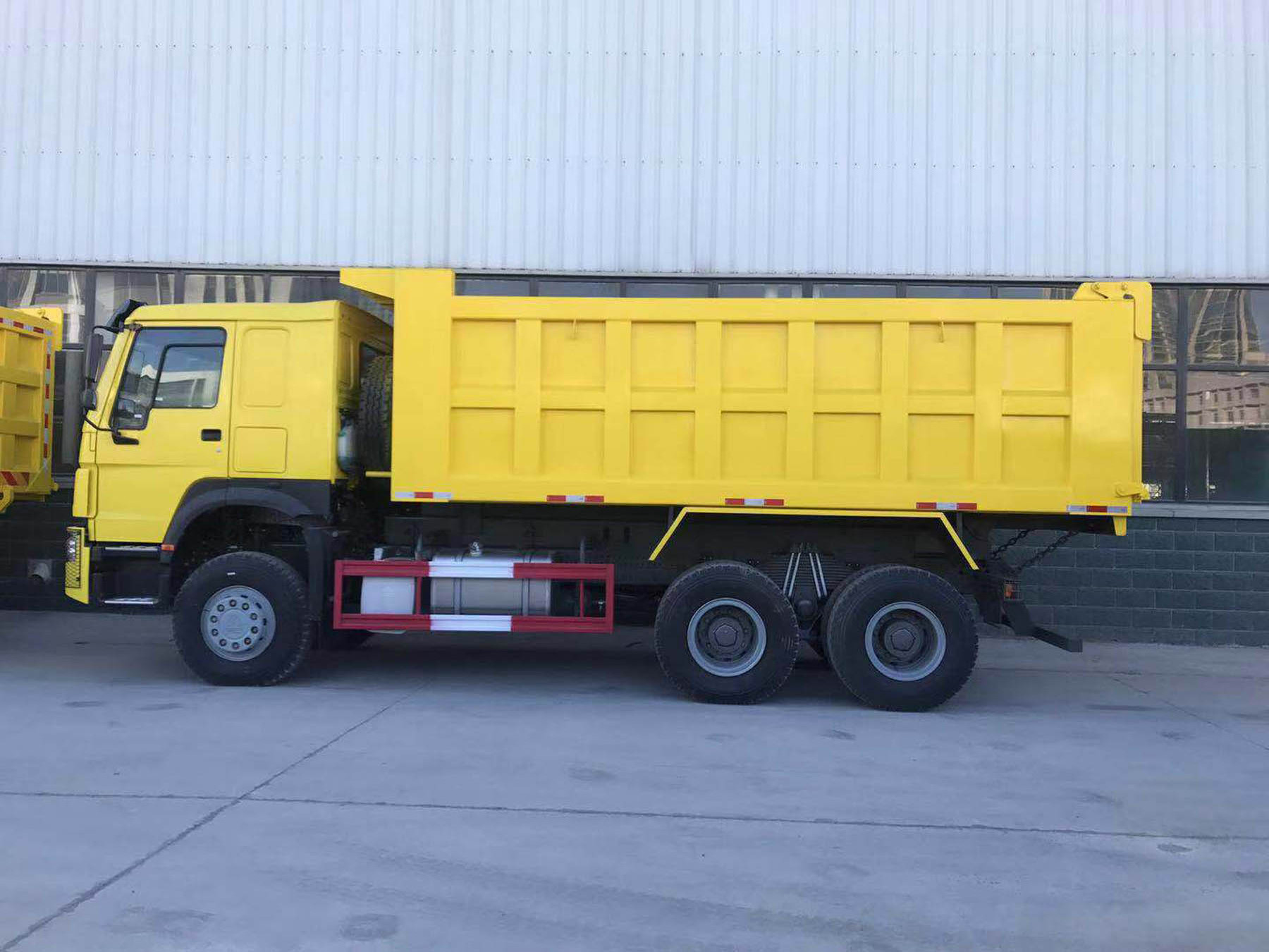 T7H 16cbm 20tons 225hp dumper HOWO 40 ton dump truck