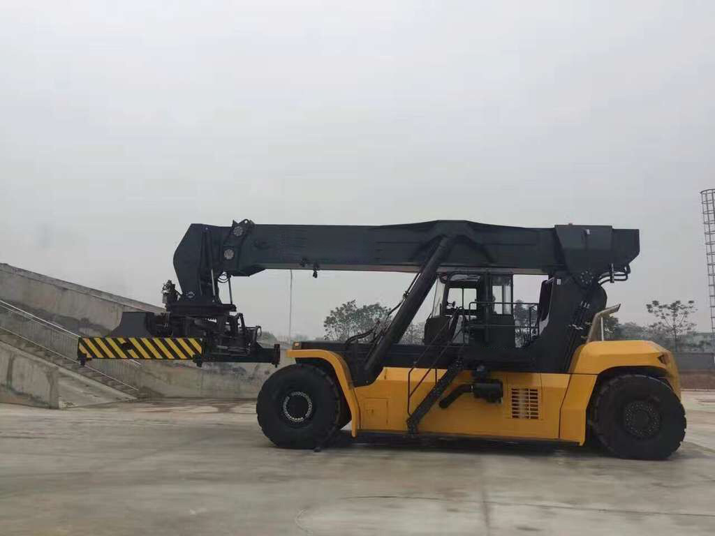 LIUGONG Reach Stacker Pump CLG2045 Reach Stacker Fork Lift Reach Stacker Tyre Price