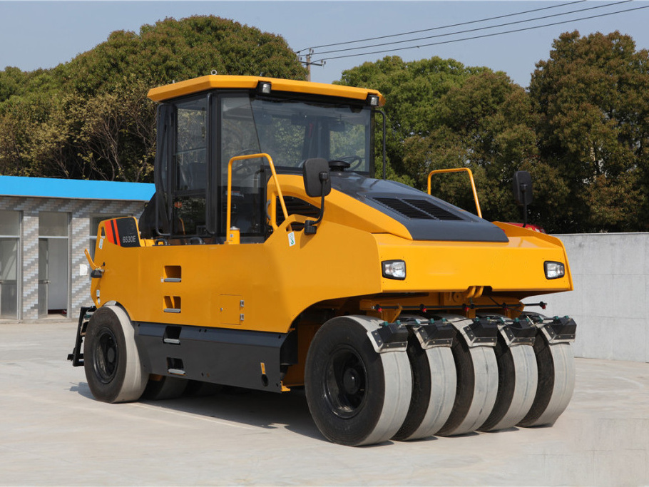 New 26t pneumatic tyre Road Roller CLG6526 road compactor XP263 with good performance