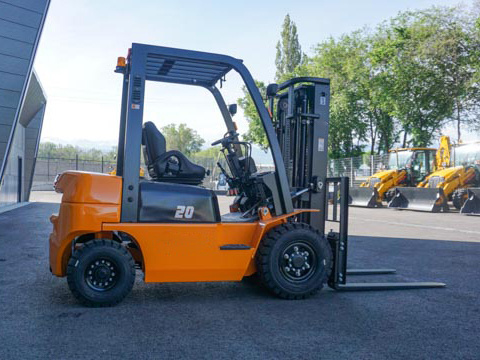 ACNTRUCK Clark Diesel Engine Forklifts  Diesel Forklift 1.5 / 2.5/ 3 Ton CPCD15