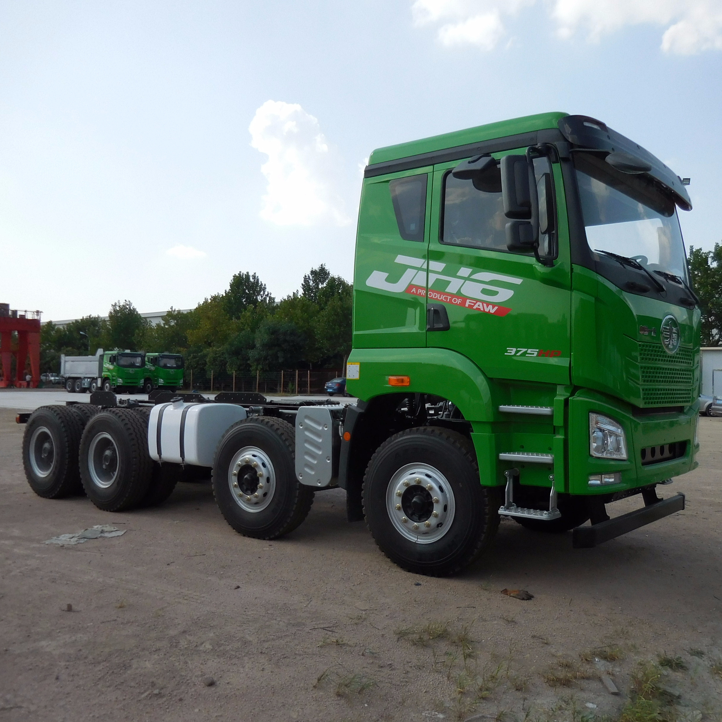 Used tractor head FAW 12 wheels 8*4 tractor head diesel power FAW tractor head truck