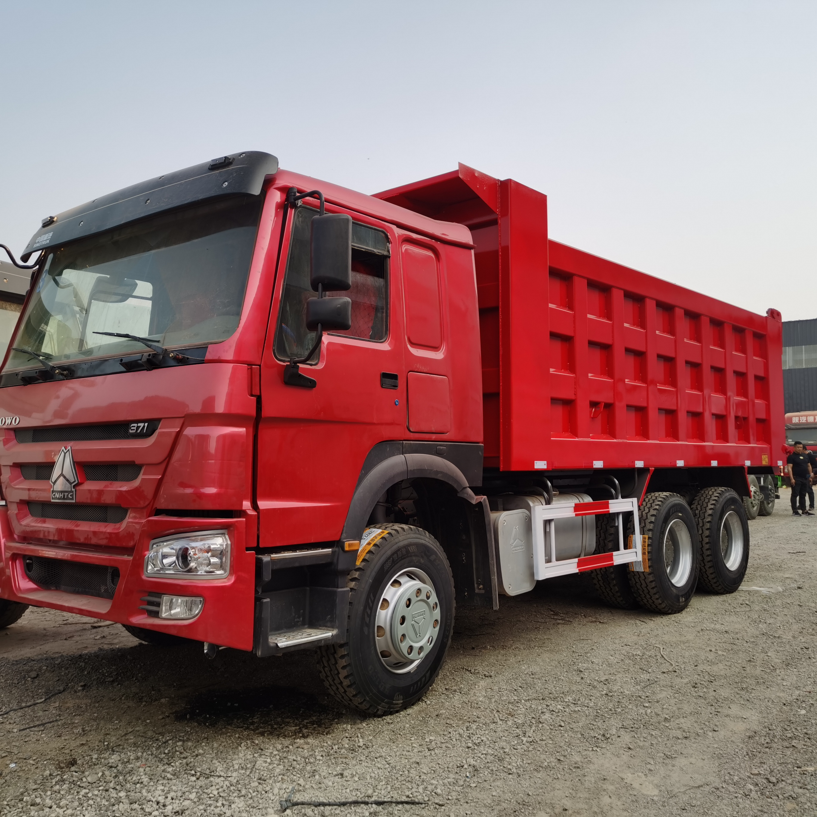 Sinotruk HOWO BRAND U Shape Truck Body small dump truck 6X4 25TON ghana tipper truck price