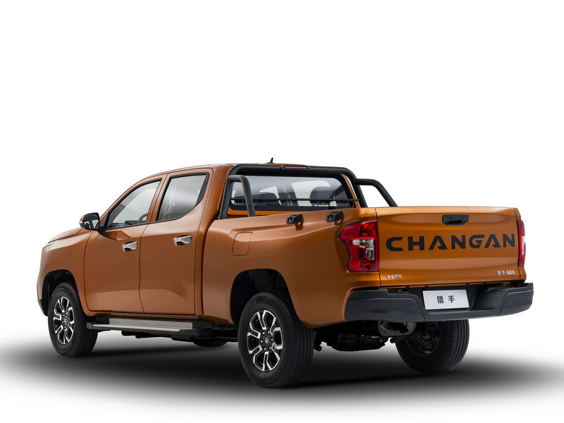 China New Changan Hunter 2024 Standard box luxury dual motor four-drive 180km gas-electric hybrid extended-range pickup truck