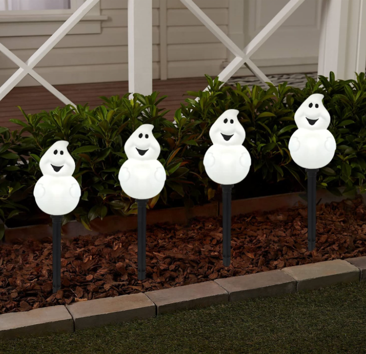 Halloween Ghost Pathway Lights Outdoor Set of 4 Solar Pre-lit Ghost Pathway Markers Stake Waterproof for Path Pathway Lights