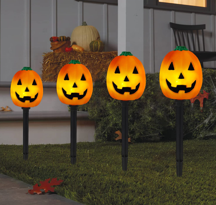 Halloween Pumpkin  Outdoor Set of 4 Solar Pre-lit Jack-O-Lanterns Pathway Markers Stake Waterproof Pathway Lights