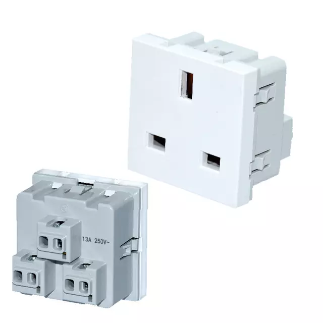 Schuko plug socket UK standard wall power outlet 45*45mm british socket 250V 13A flame retardant PC manufacturer XJY-QB-30