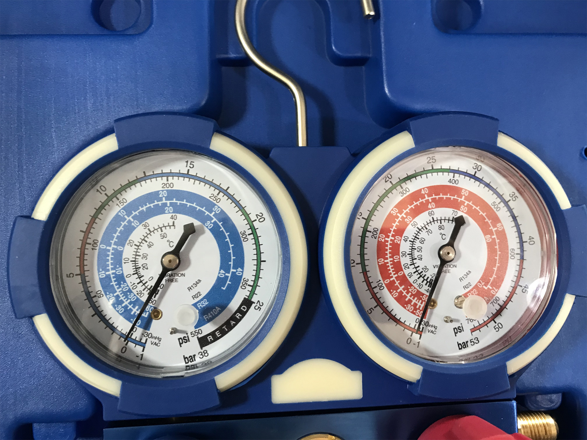 High quality R32 R410A R22 R134a Refrigerant manifold gauge Aluminum valve Pressure gauge refrigeration tool  for A/C Service