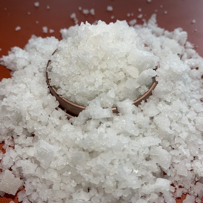 FCL & BULK Road Sea Salt Sodium Chloride Snow Melting Salt in Industrial Cheap Price per ton  Industrial grade