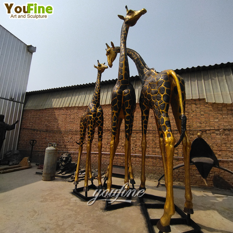 Modern Garden Tall Life Size Metal Large Brass Bronze Sculpture Giraffe Statue For Sale