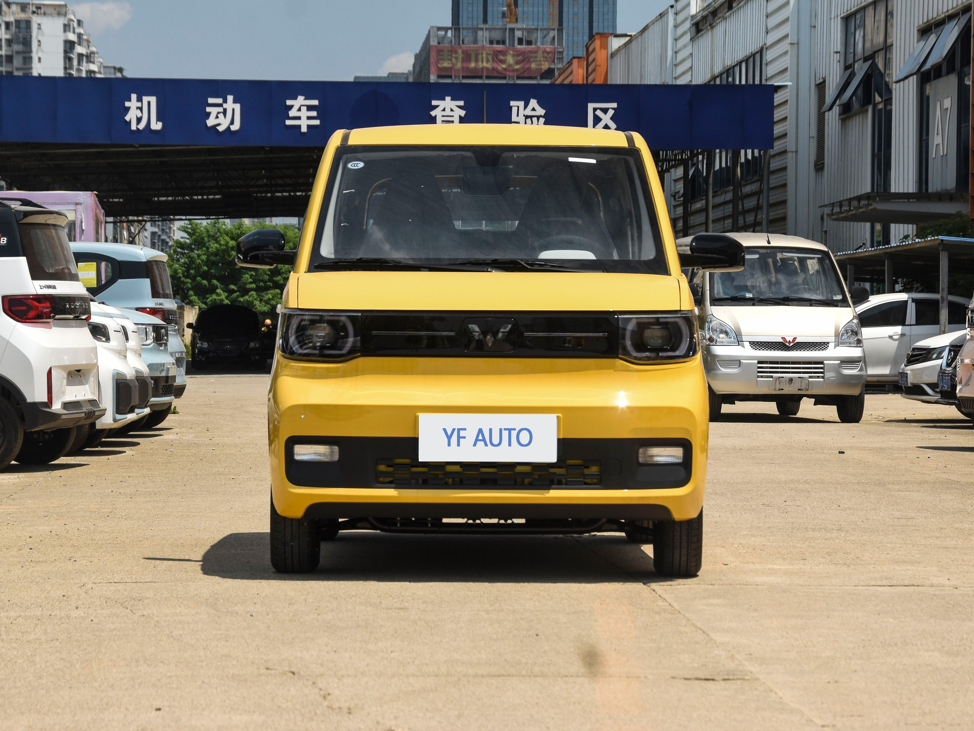 2023 Auto Brand New Hot Sale Powerful Adults Cheap Electric Car Wuling Hongguang Mini 4 Wheeler Electric Car