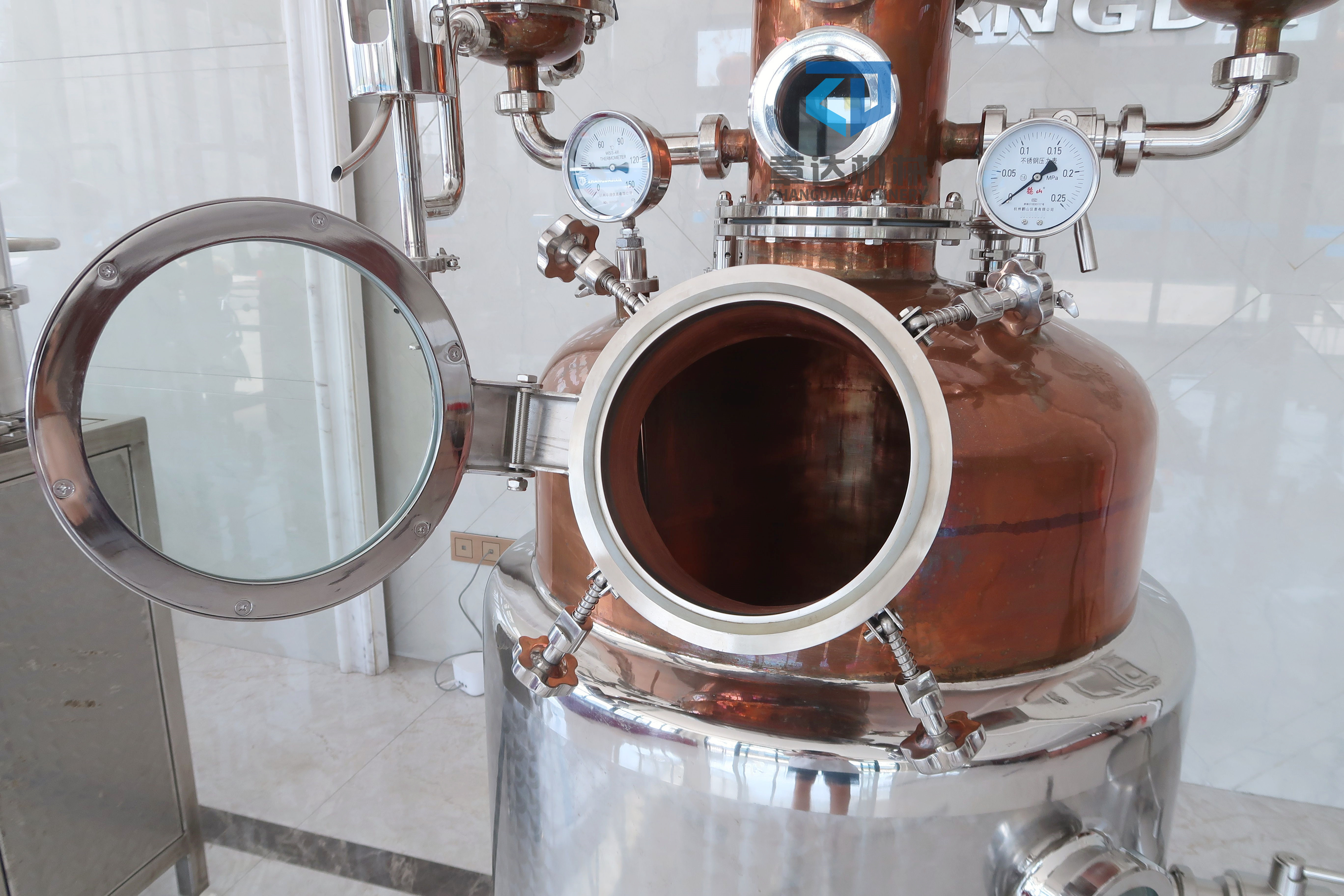 Vodka still red copper spirit/ethanol alcohol  distillation machine custom-made alembic distiller with carbon filter 200L-1000L