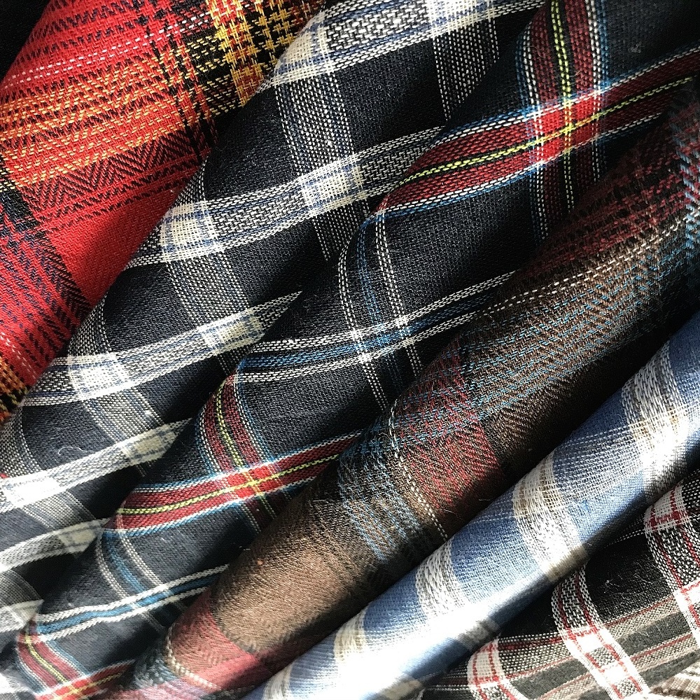 A grade stocklot T/C 65/35 yarn dyed plaid fabric for shirts